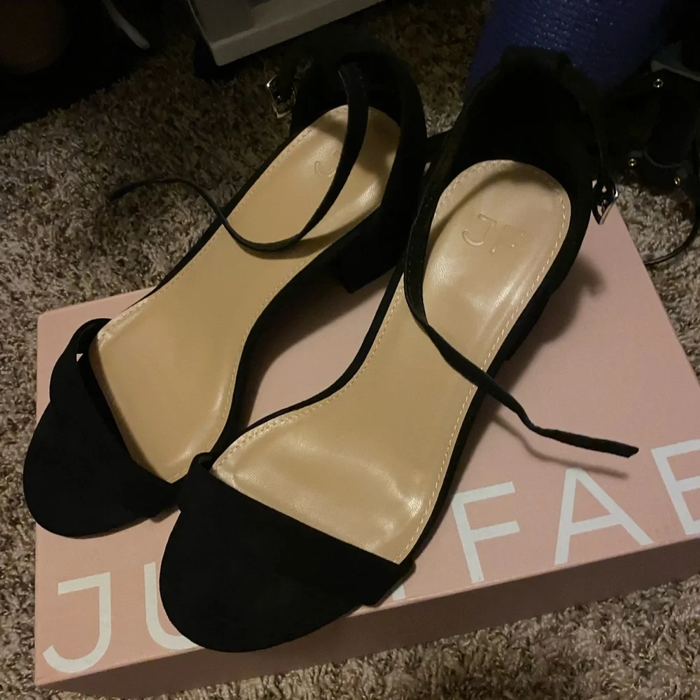 NWB Just fab black chunky heels - Picture 2 of 4